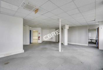 Entrepôt à vendre - Proche A4 et RER E  à Fontenay-Trésigny - 77610