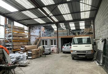 Vente entrepôt - Proche des transports  à Halluin - 59250