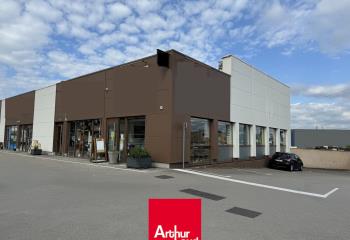 Local commercial à vendre - Proche TCL et autoroutes