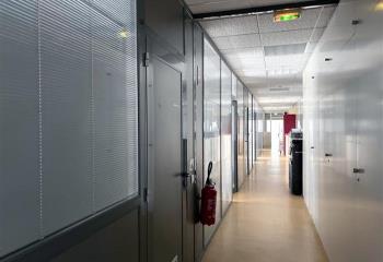 Entrepôts et bureaux à vendre - Proche A10 et périphérique  à Montbazon - 37250