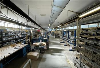 Bâtiment indépendant à vendre - Proche périphérique et métro  à Montreuil - 93100