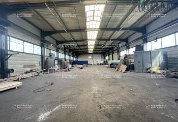 Bâtiment à vendre - Proche Lyon  à Mornant - 69440