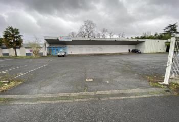 Vente local d'activité - 20 min de Pau  à Serres-Castet - 64121