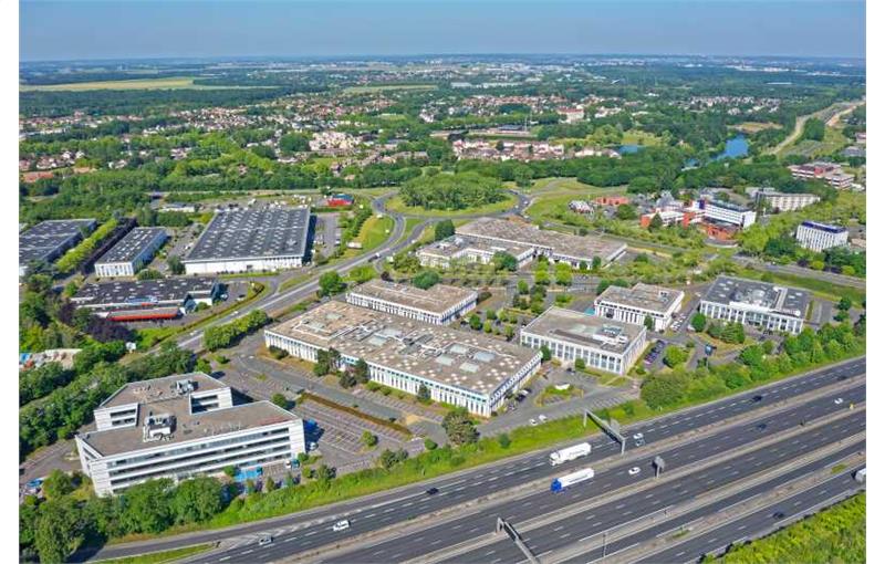 Location de bureau de 3 693 m² à Courcouronnes - 91080 photo - 1