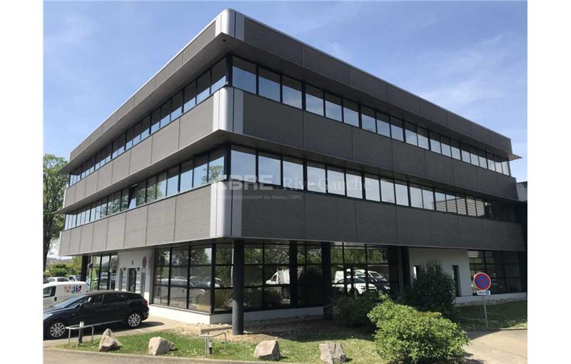 Location de bureau de 2 182 m² à Niederhausbergen - 67207 photo - 1