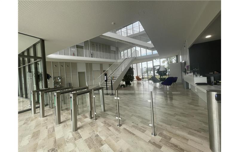 Location de bureau de 1 705 m² à Olivet - 45160 photo - 1