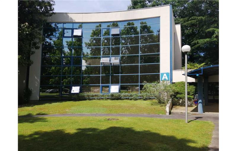 Location de bureau de 718 m² à Pau - 64000 photo - 1