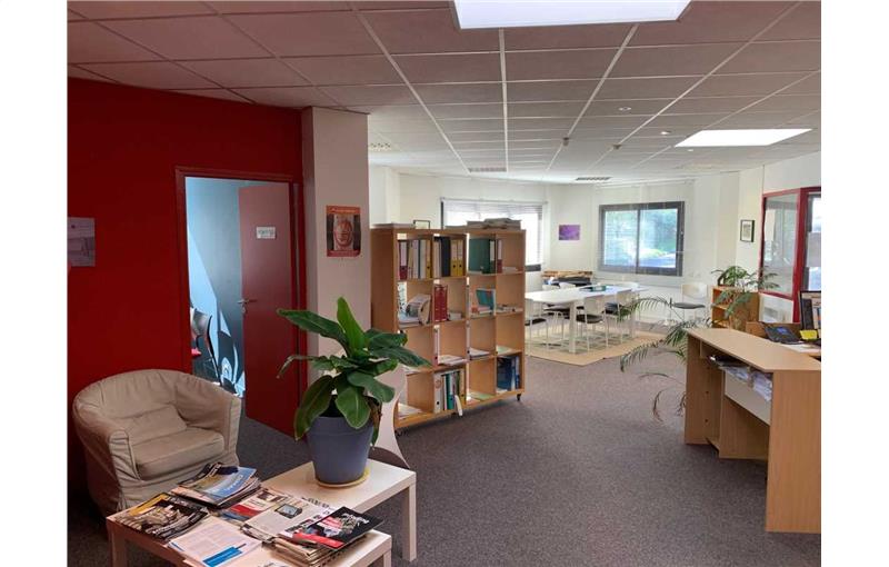 Location de bureau de 120 m² à Quimper - 29000 photo - 1