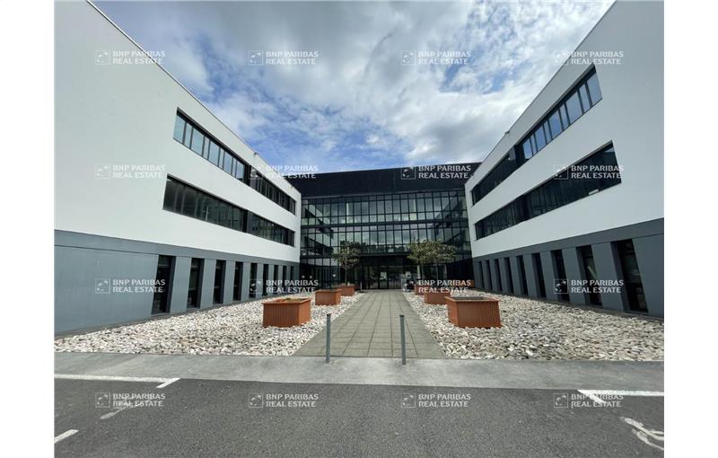 Location de bureau de 5 633 m² à Rennes - 35000 photo - 1
