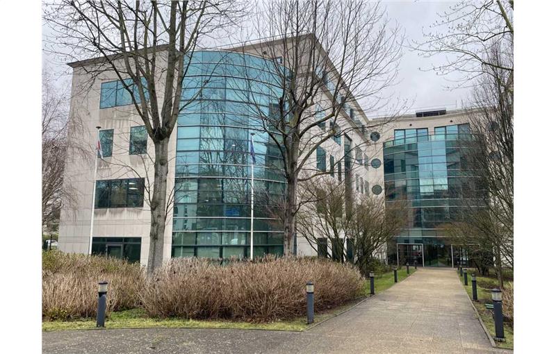 Location de bureau de 3 064 m² à Vélizy-Villacoublay - 78140 photo - 1