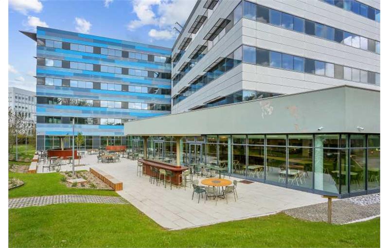Location de bureau de 11 183 m² à Vélizy-Villacoublay - 78140 photo - 1