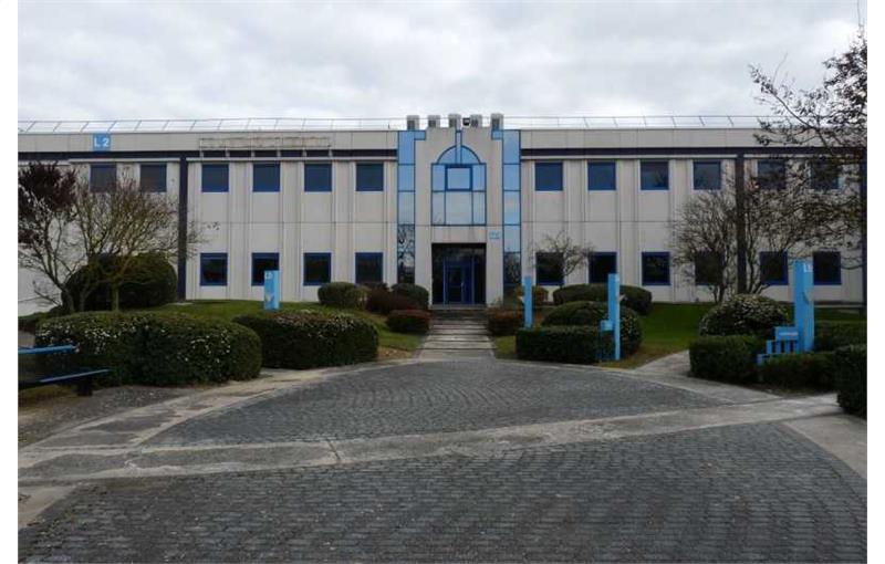 Location de bureau de 3 885 m² à Villebon-sur-Yvette - 91140 photo - 1