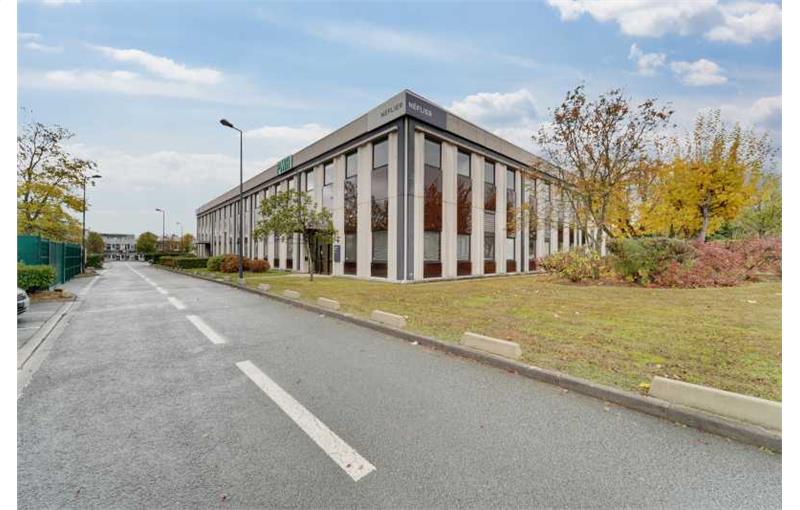 Location de bureau de 1 772 m² à Villebon-sur-Yvette - 91140 photo - 1
