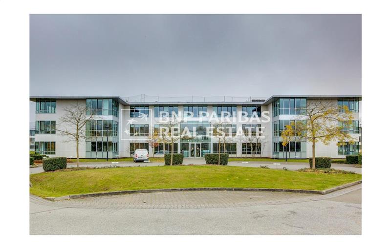 Location de bureau de 875 m² à Voisins-le-Bretonneux - 78960 photo - 1