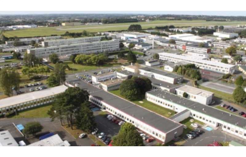 Location de local commercial de 1 000 m² à Lannion - 22300 photo - 1