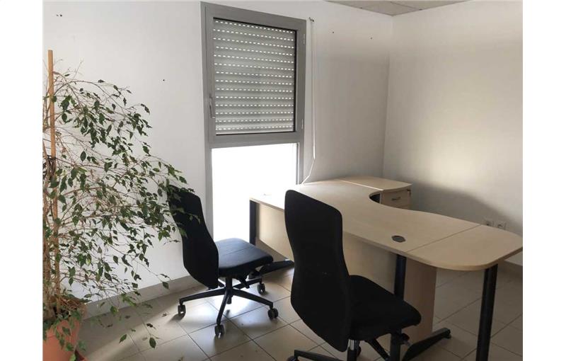 Location de local commercial de 57 m² à Quimper - 29000 photo - 1