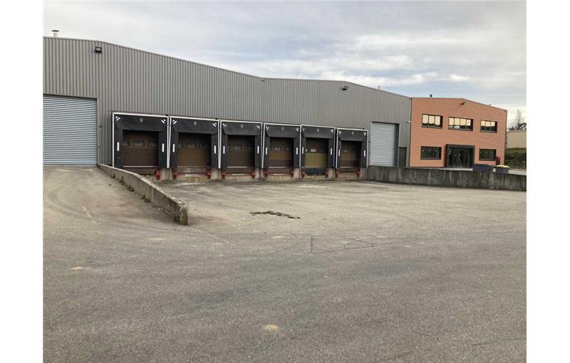 Location d'entrepôt de 4 664 m² à Chaponost - 69630 photo - 1