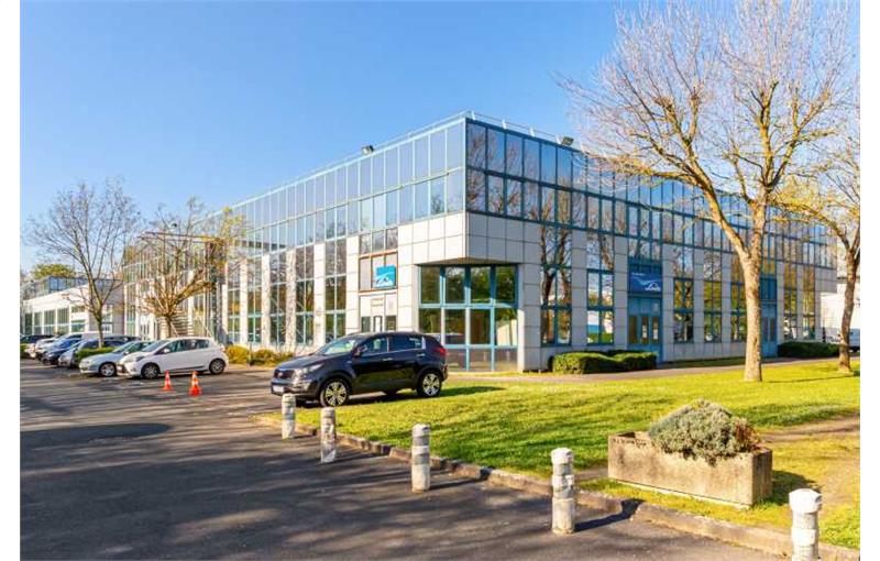 Location d'entrepôt de 3 131 m² à Fresnes - 94260 photo - 1