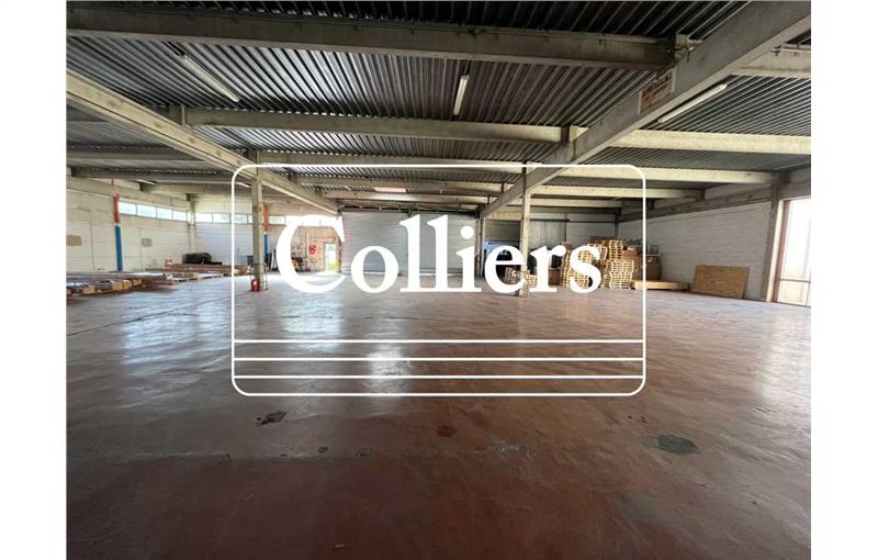 Location d'entrepôt de 1 107 m² à Gémenos - 13420 photo - 1