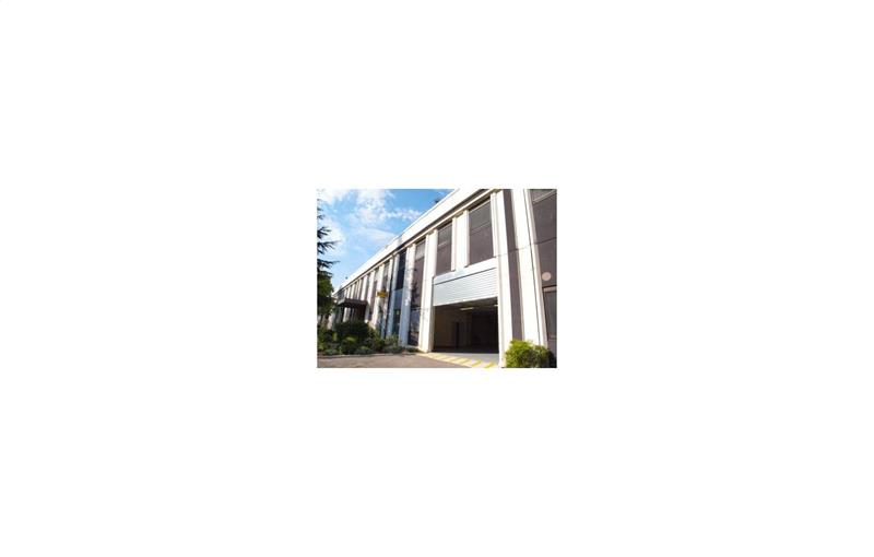 Location d'entrepôt de 6 391 m² à Vitrolles - 13127 photo - 1