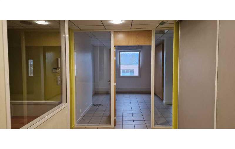 Bureau à vendre de 120 m² à Billère - 64140 photo - 1