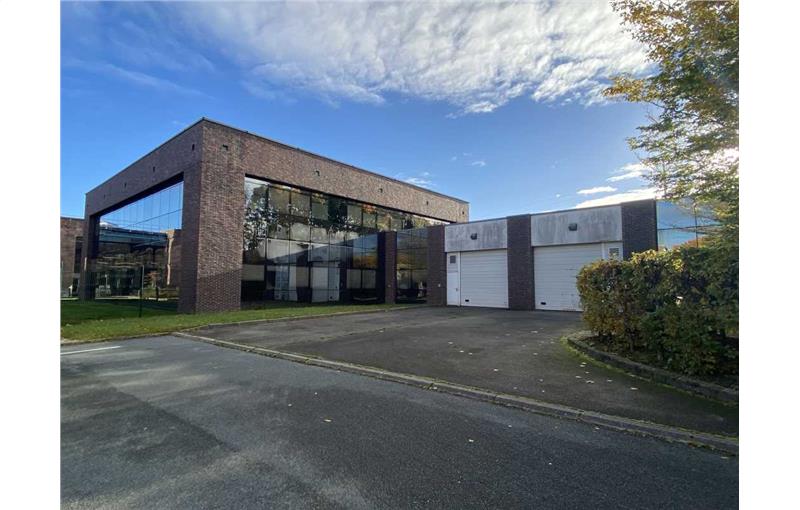 Bureau à vendre de 2 853 m² à Trappes - 78190 photo - 1