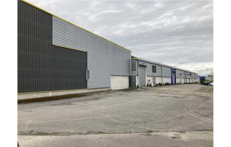 Entrepôt à vendre de 4 126 m² à Crémieu - 38460 photo - 1