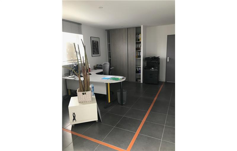 Entrepôt à vendre de 680 m² à La Planche - 44140 photo - 1