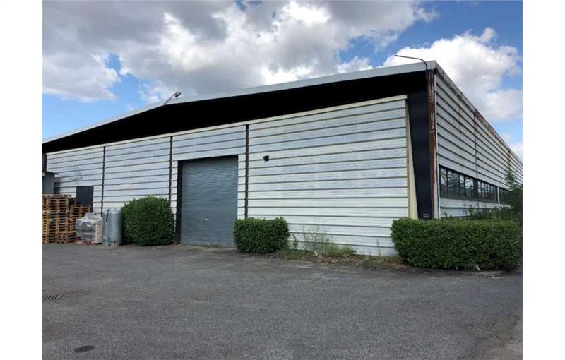 Entrepôt à vendre de 4 204 m² à Vénissieux - 69200 photo - 1